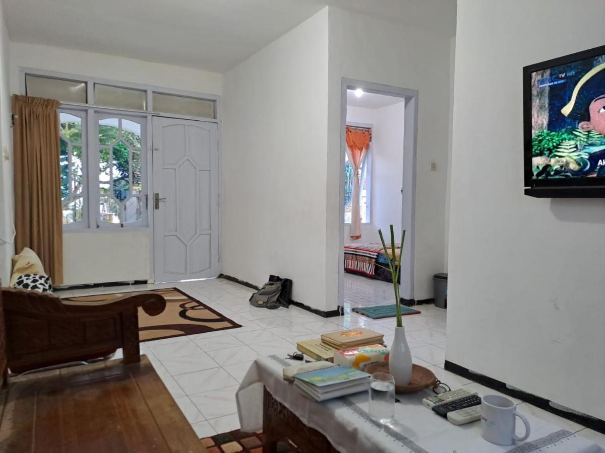 Indo Homestay Malang Eksteriør billede