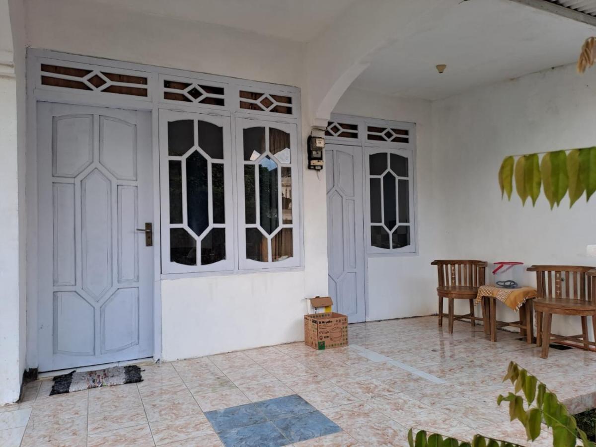 Indo Homestay Malang Eksteriør billede