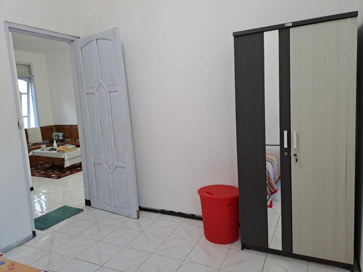 Indo Homestay Malang Eksteriør billede